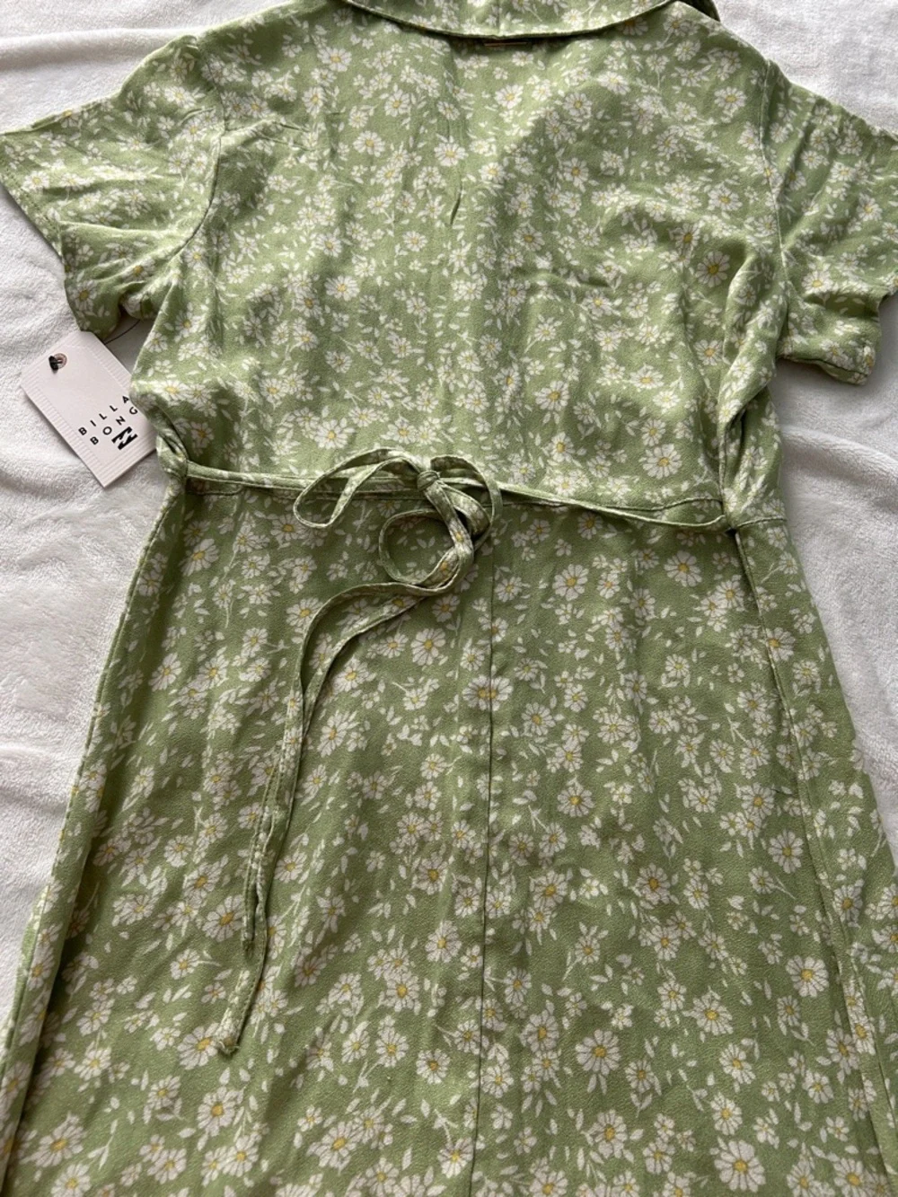 Billabong Green Floral Button-Front Midi Dress - Picture 9 of 10